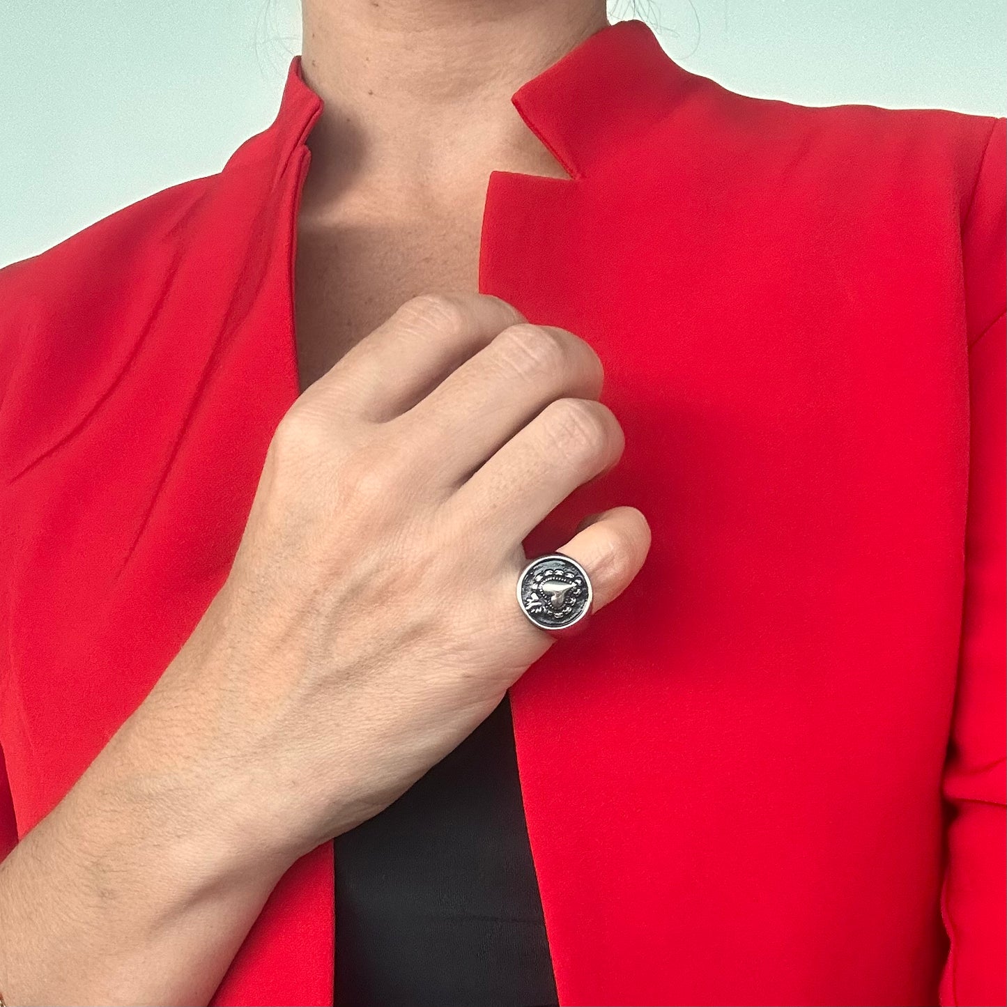 Anello Chevalier Cuore Sacro: Eleganza e Autenticità