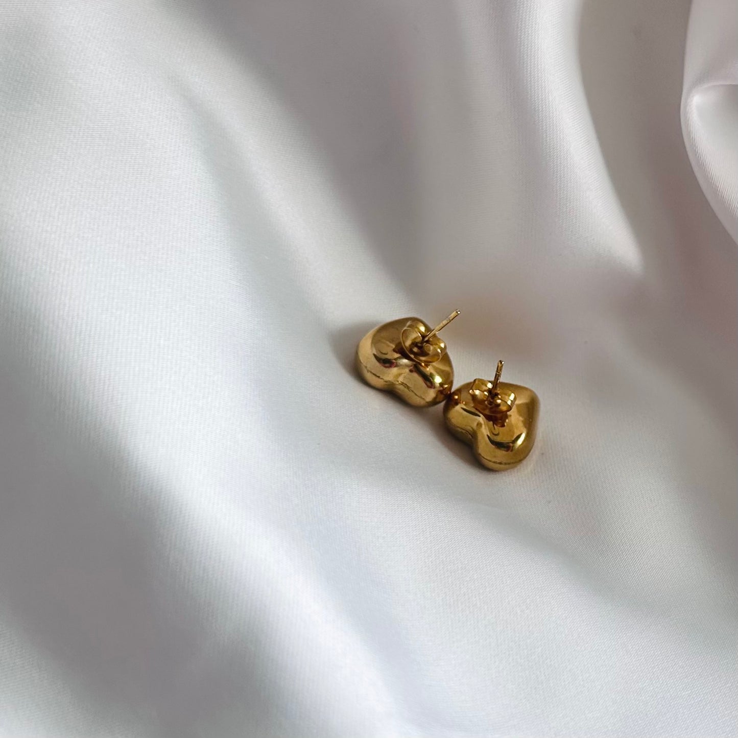 3D Heart Earrings in Gold Plated Steel – 15 mm
