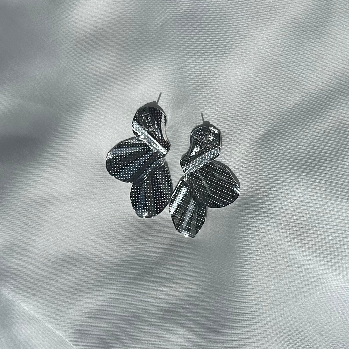 “Petal” Earrings in Gold Plated Steel