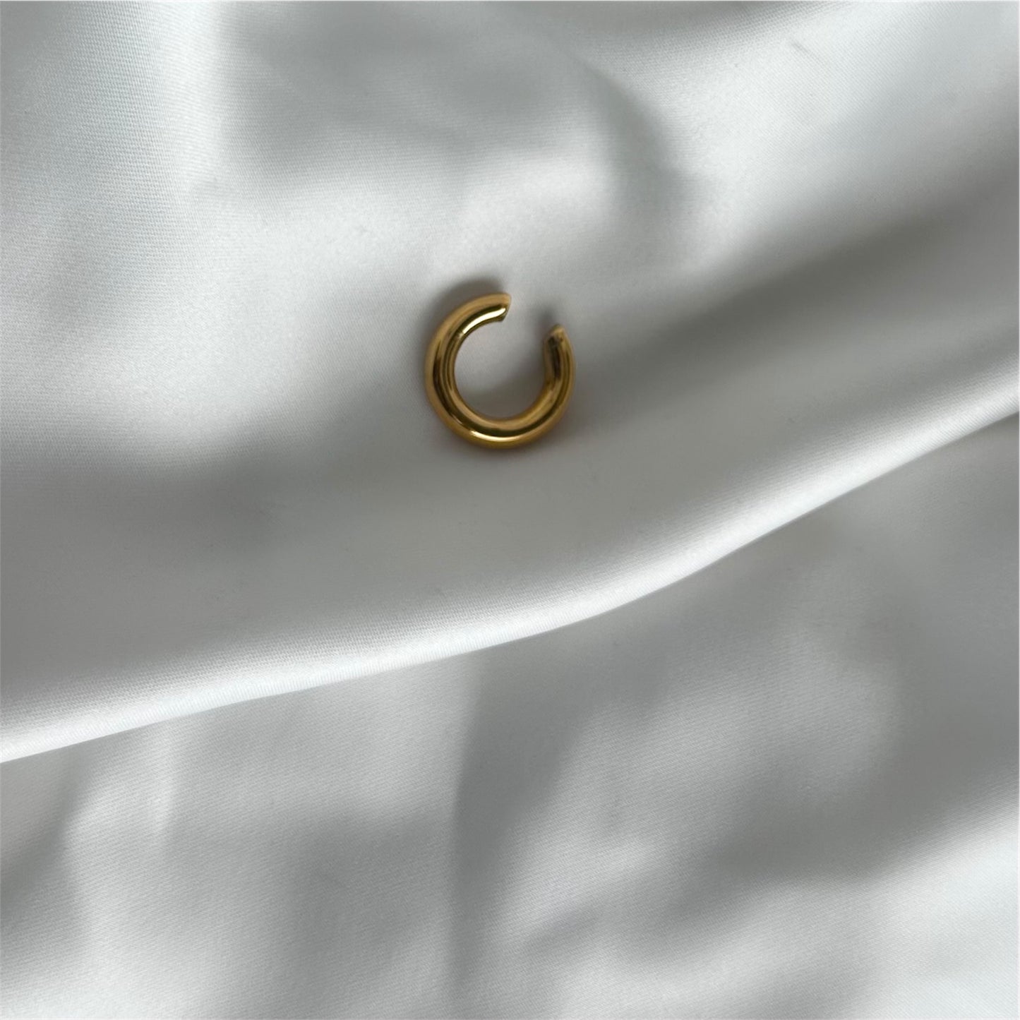.Orecchini Ear Cuff Cerchio 3D in Acciaio - Placcato Oro 20 mm