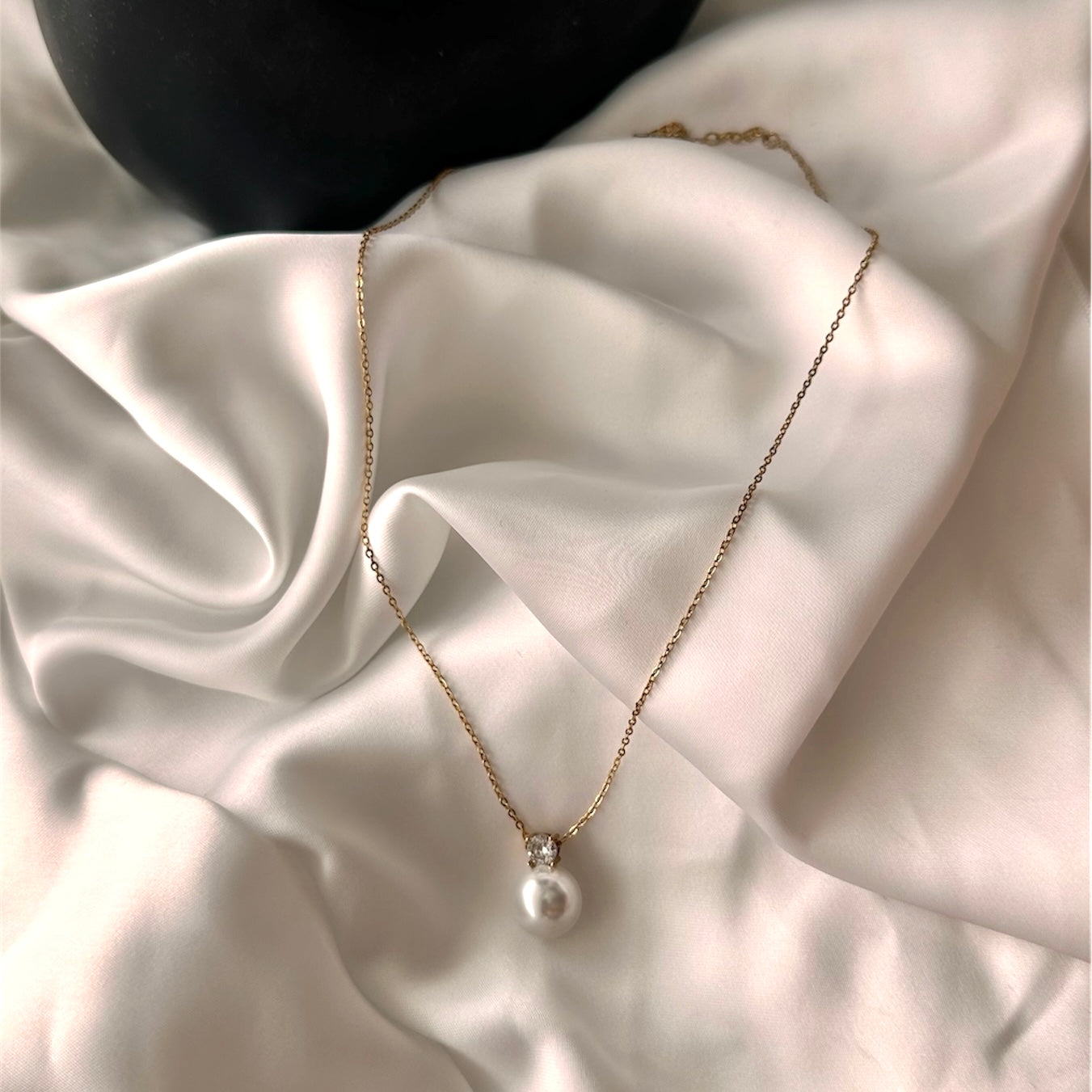 Collana "Luce di perla" in acciaio