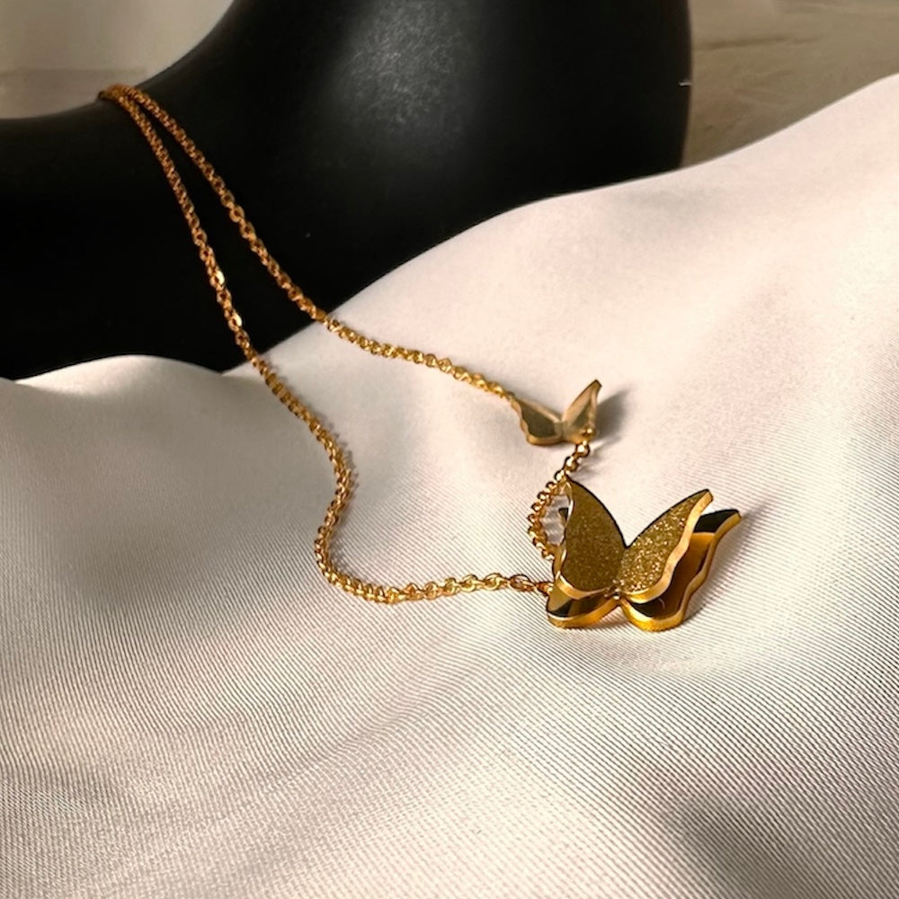 Collana Farfalla: Simbolo di Rinascita e Coraggio