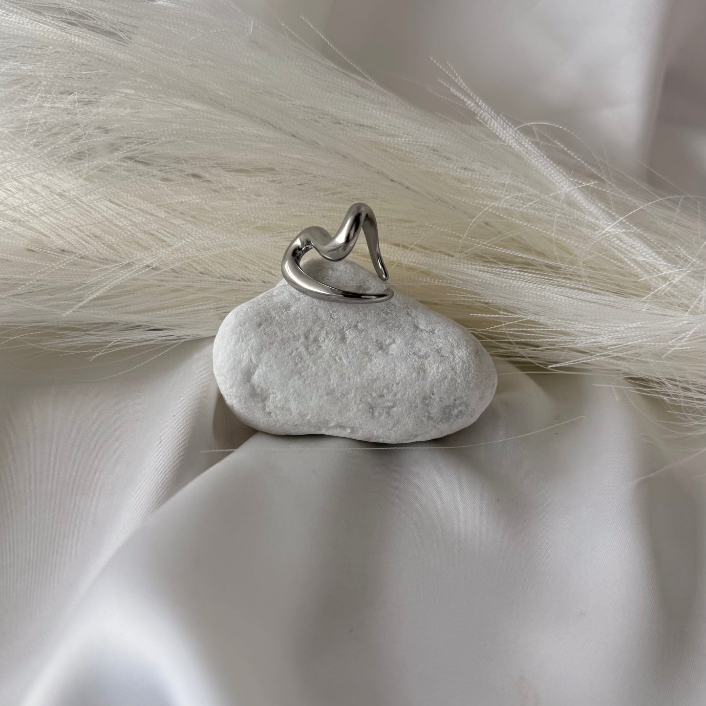 Anello Scultura: Simbolo di Forza e Rinascita Interiore