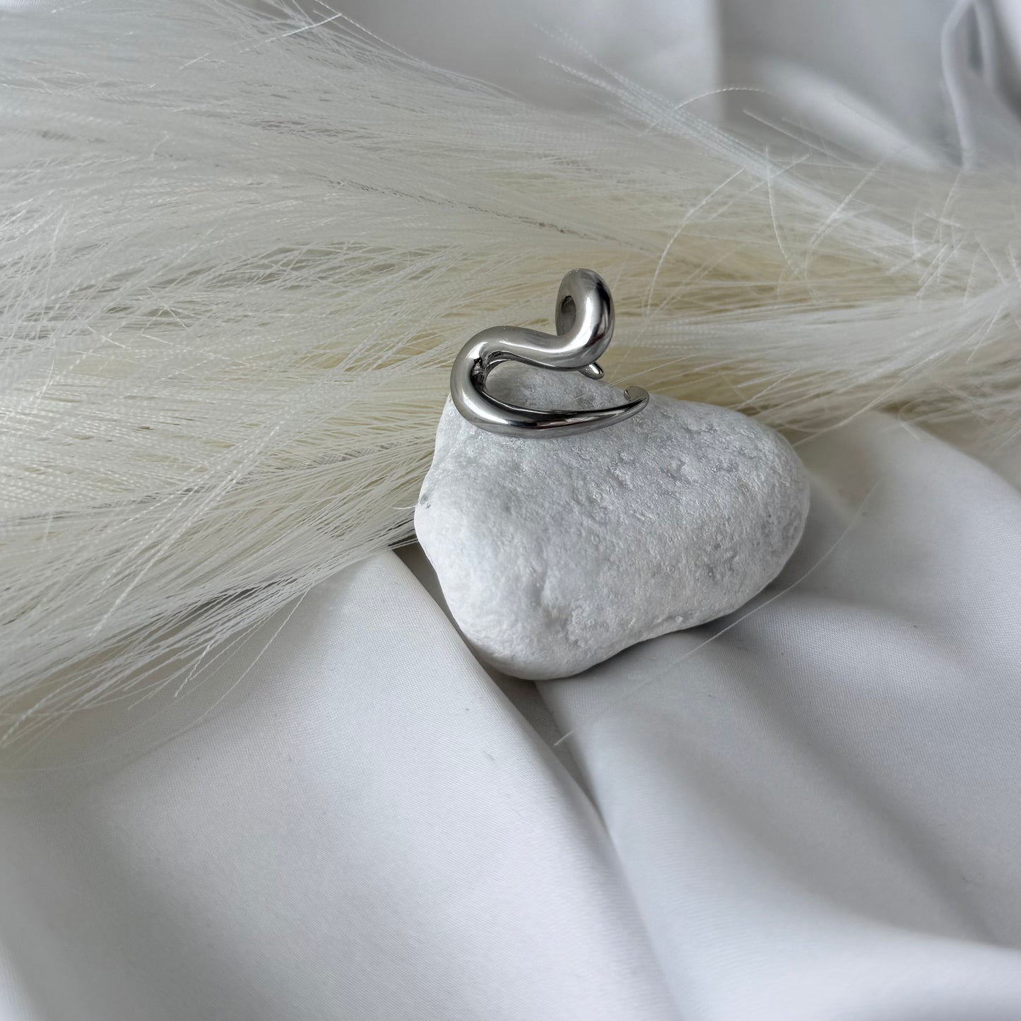 Anello Scultura: Simbolo di Forza e Rinascita Interiore