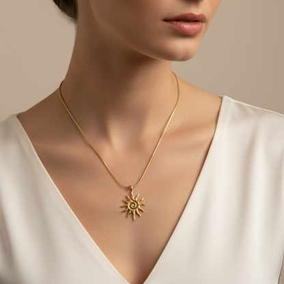 Collana Sole Spirale: Simbolo di Rinascita e Forza Interiore