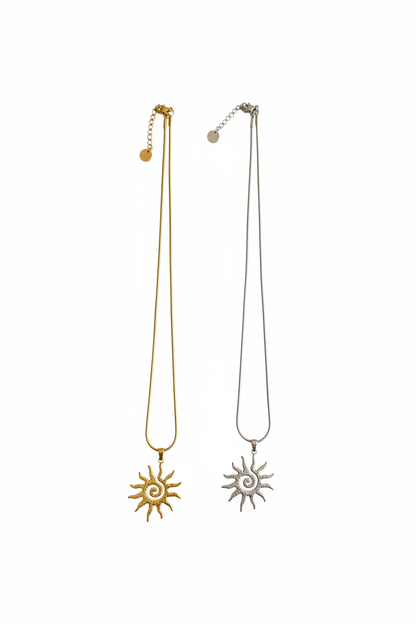 Collana Sole Spirale: Simbolo di Rinascita e Forza Interiore
