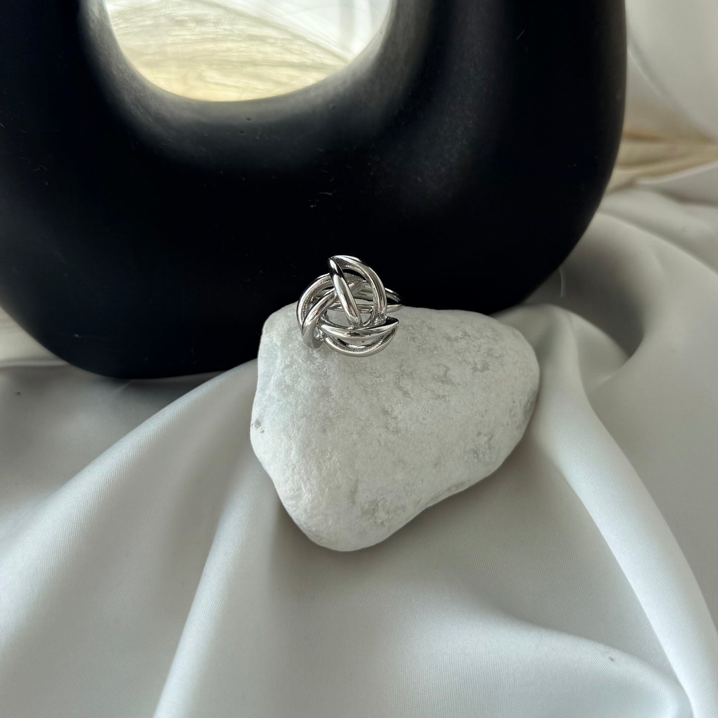 Anello intrecciato 3D – Nodo Eterno