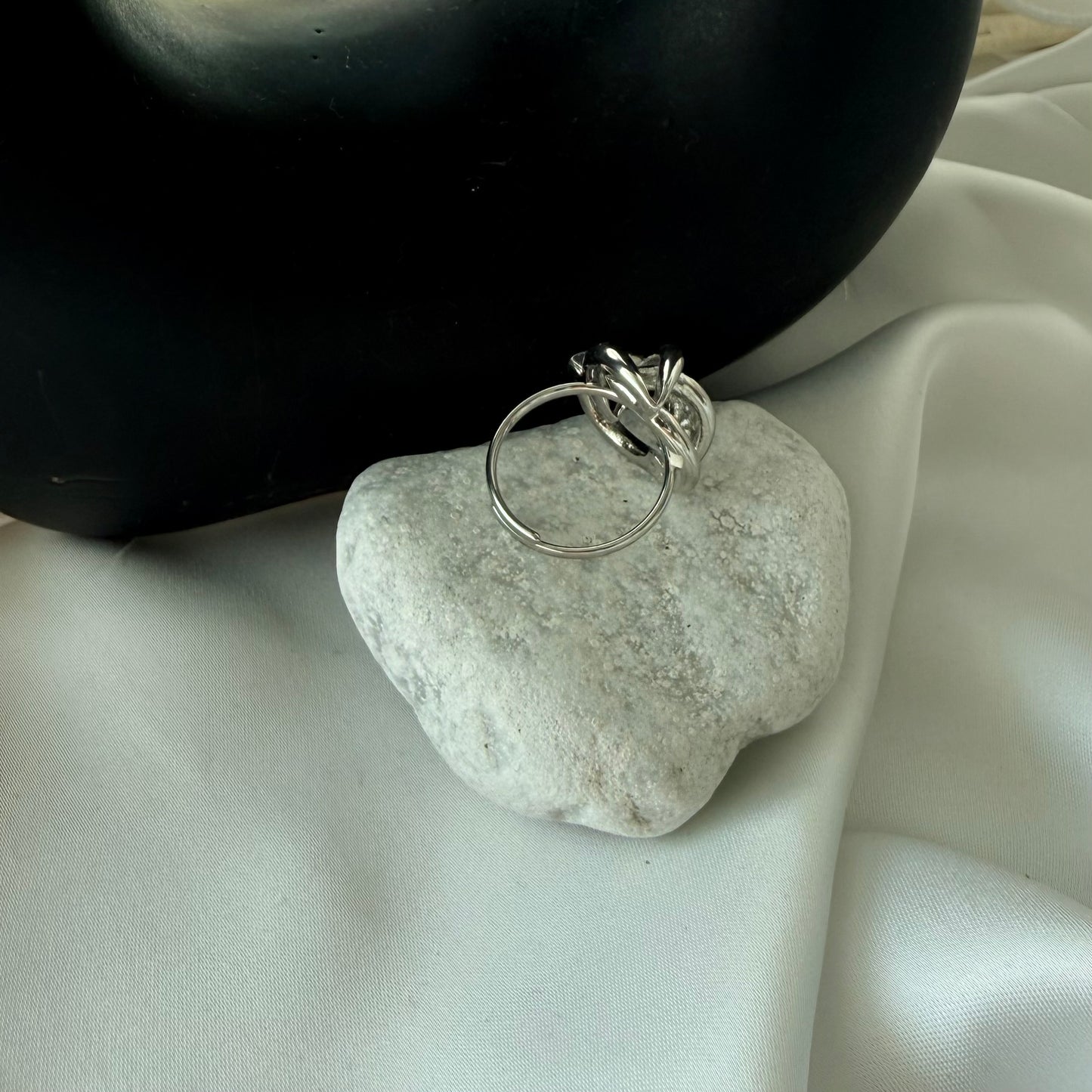 Anello intrecciato 3D – Nodo Eterno