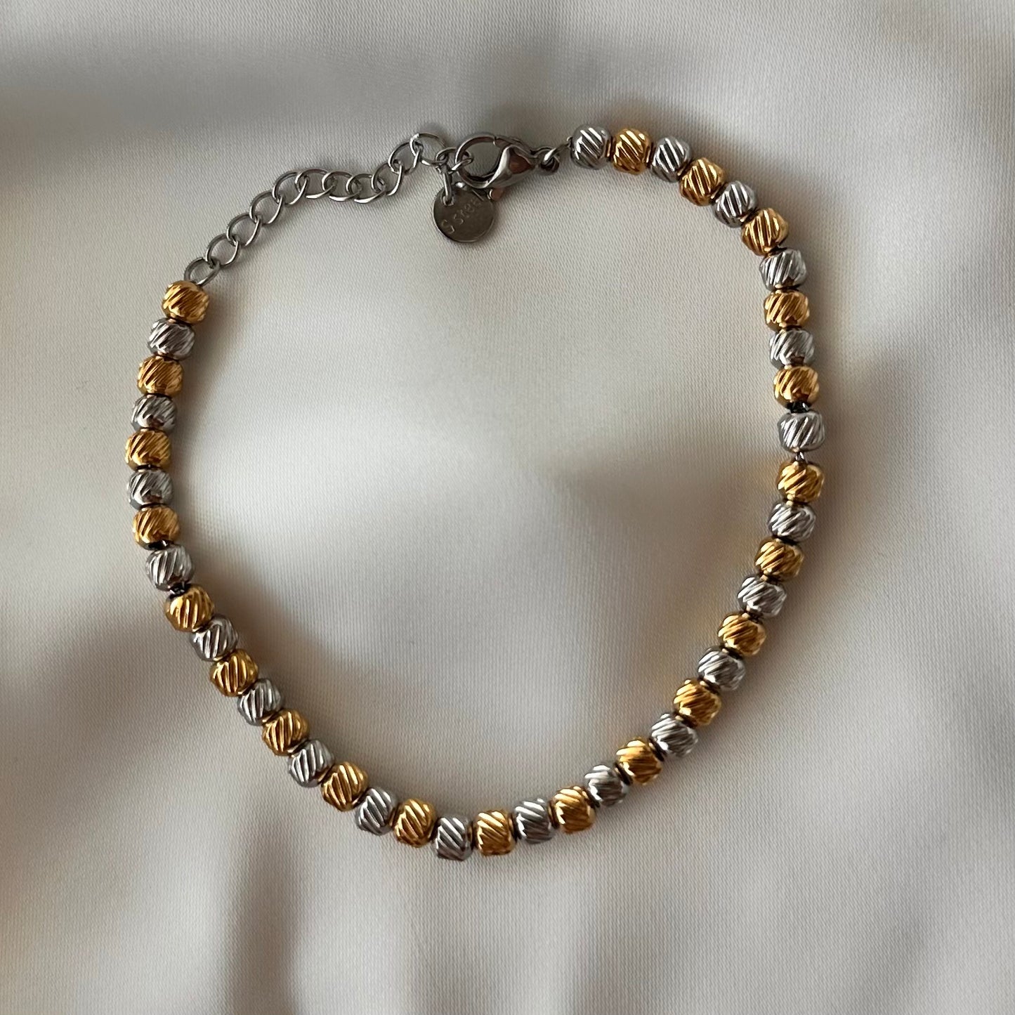 Bracciale dadi "Equilibro Armonioso"- Simbolo di Coraggio e Sfide