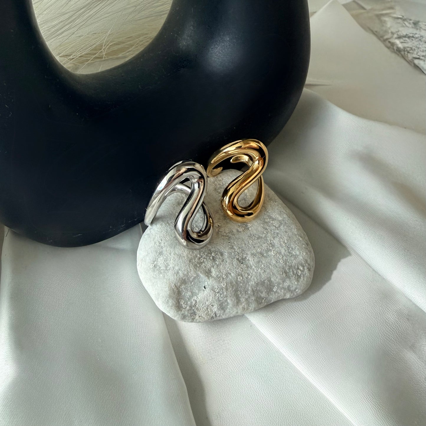 Anello Scultura: Simbolo di Forza e Rinascita Interiore