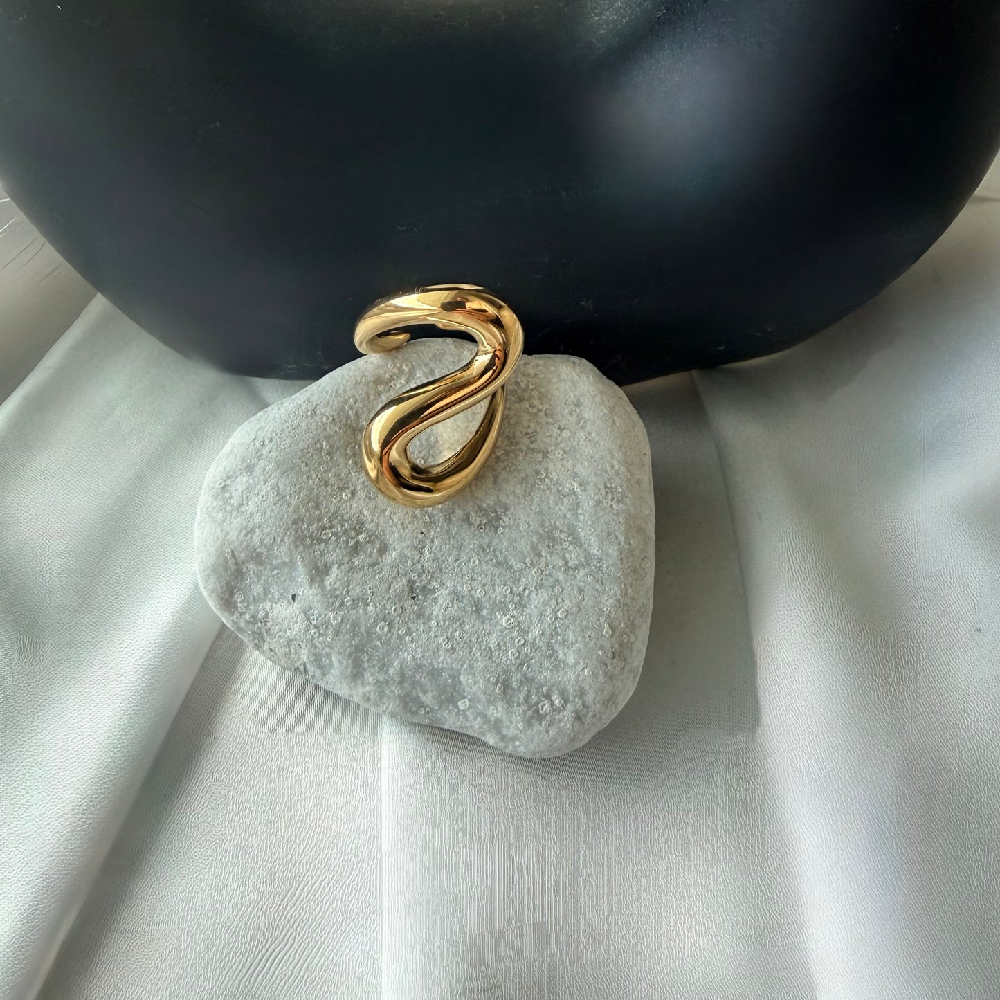 Anello Scultura: Simbolo di Forza e Rinascita Interiore