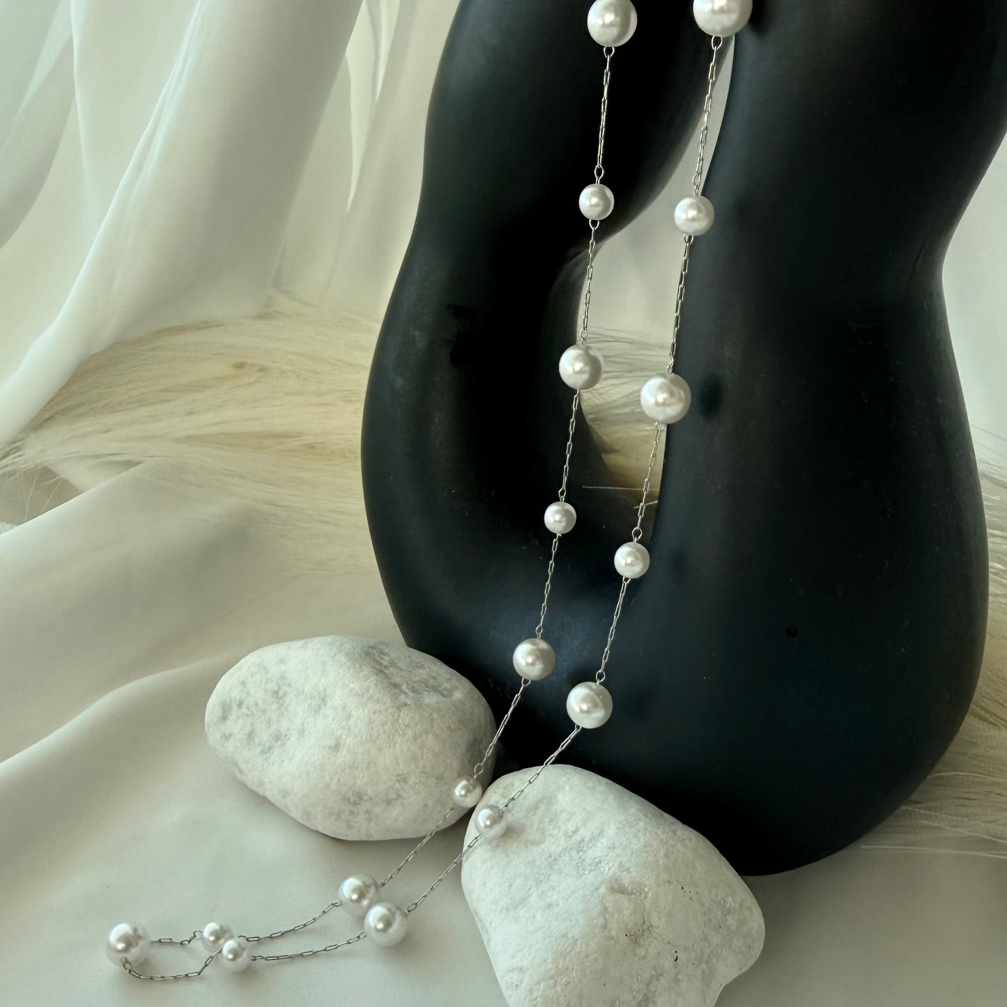 Collana "Perle Infinite": Un filo di bellezza Eterna