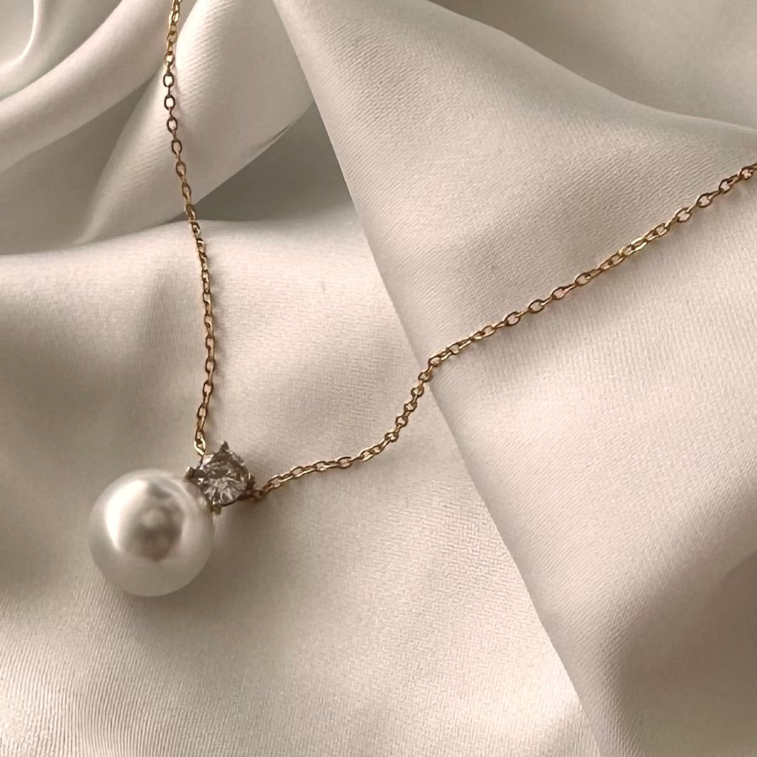 Collana "Luce di perla" in acciaio