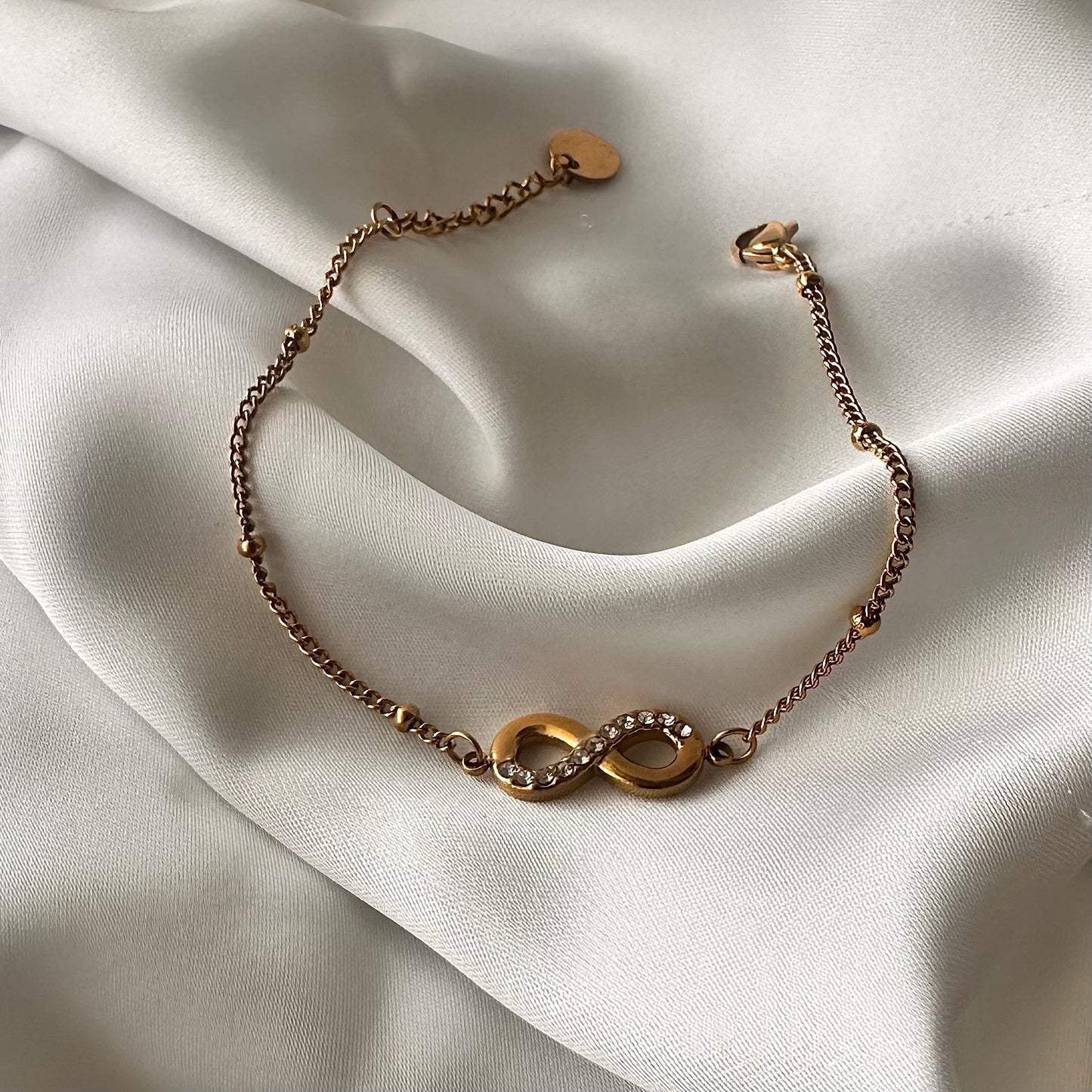 Bracciale "Infinito" in acciaio: Amore e Possibilità Infinite