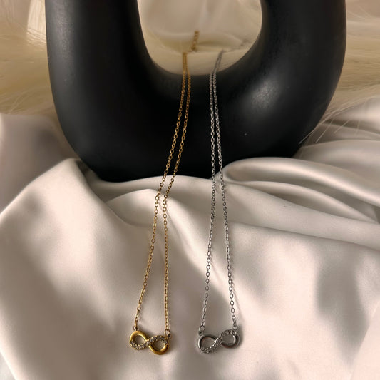 Collana "Infinito" in acciaio: Amore e Possibilità Infinite