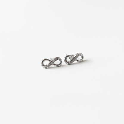 infinito: Collana, Bracciale o Orecchini:  Amore e Possibilità Infinite