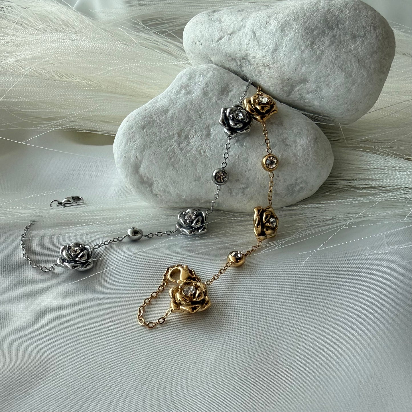 Bracciale "La Rosa Eterna": Il tuo fiore, oggi e per sempre