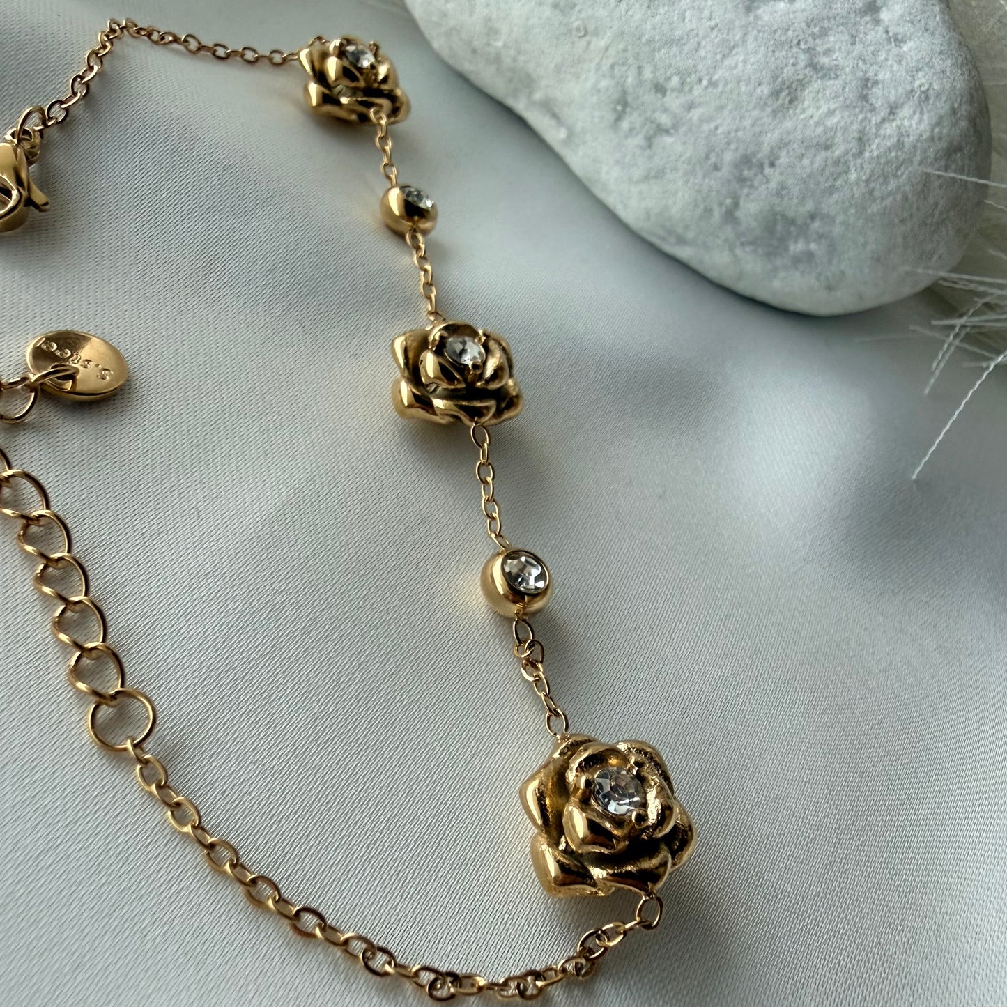 Bracciale "La Rosa Eterna": Il tuo fiore, oggi e per sempre