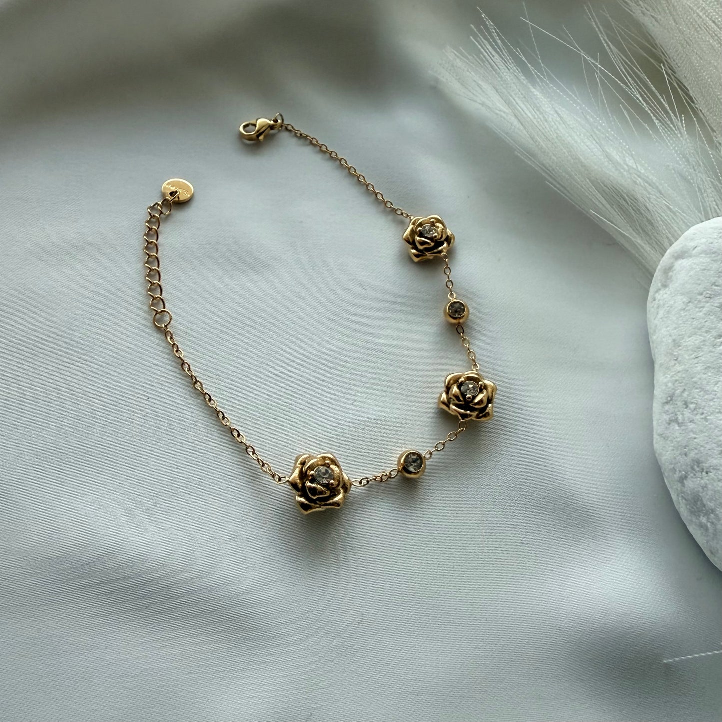 Bracciale "La Rosa Eterna": Il tuo fiore, oggi e per sempre