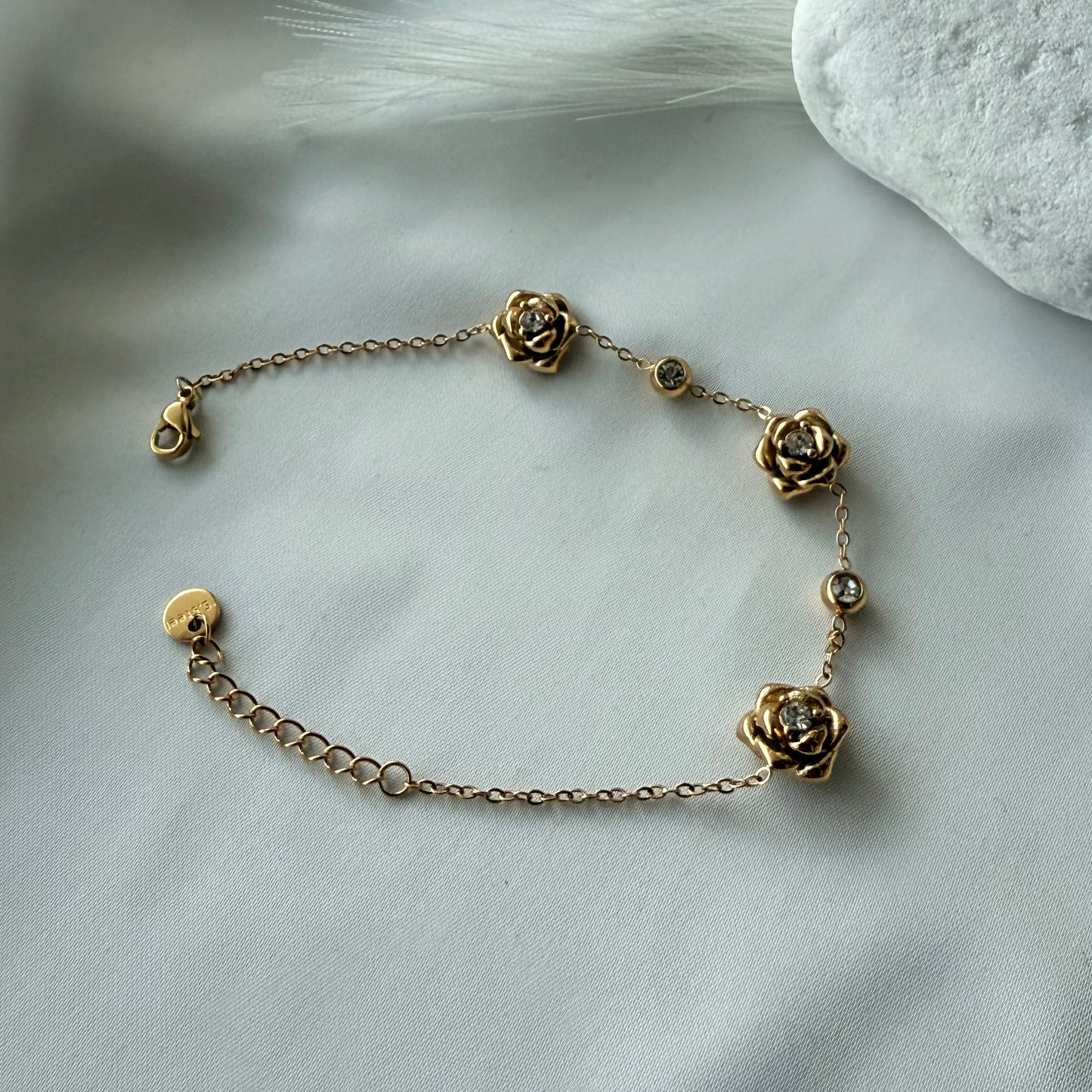 Bracciale "La Rosa Eterna": Il tuo fiore, oggi e per sempre