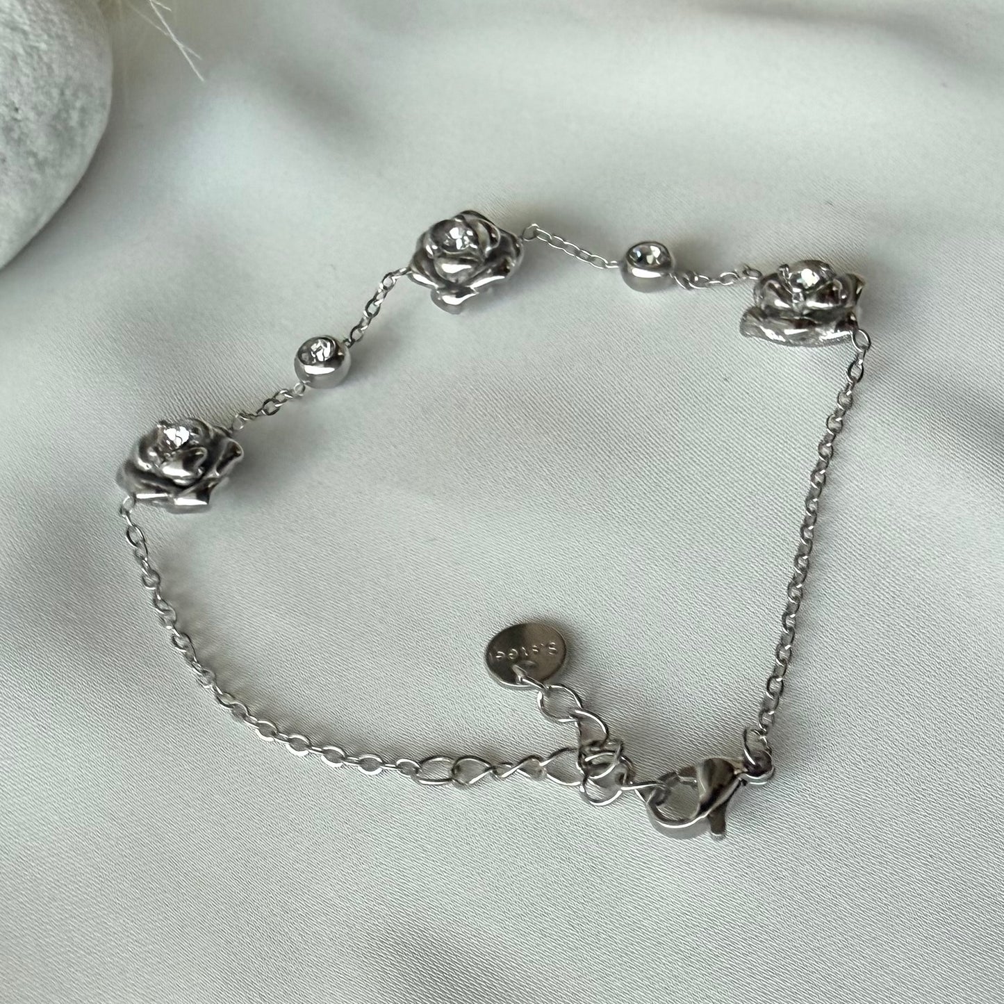 Bracciale "La Rosa Eterna": Il tuo fiore, oggi e per sempre