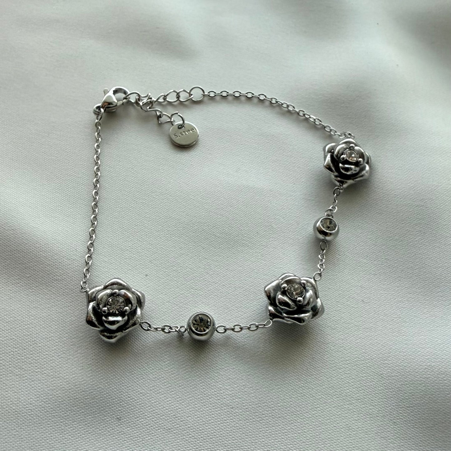 Bracciale "La Rosa Eterna": Il tuo fiore, oggi e per sempre