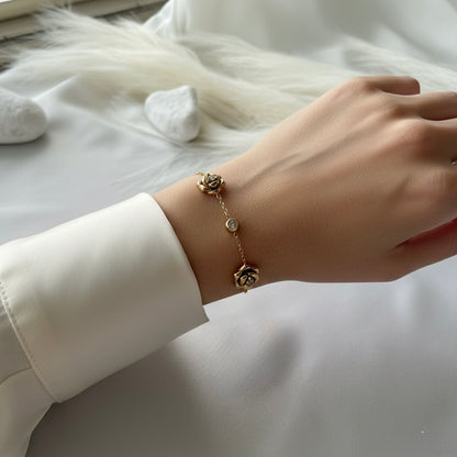 Bracciale "Rose Eterne": Il Riflesso del tuo successo