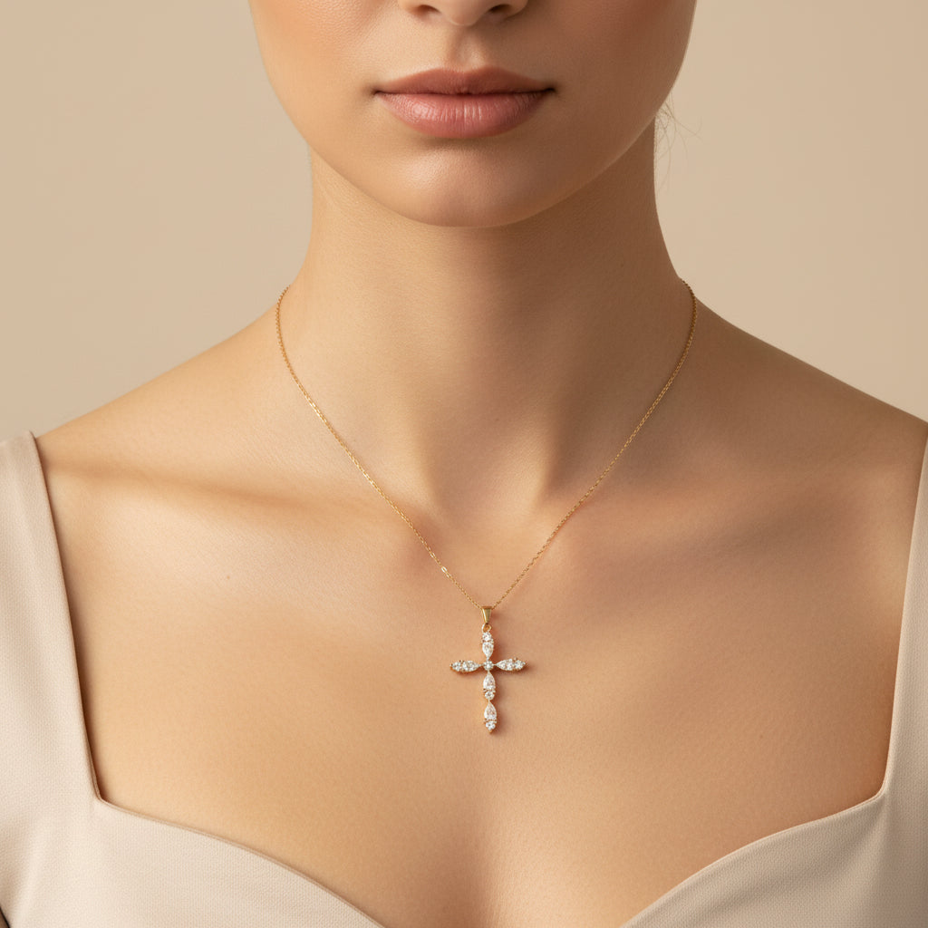 Collana Crocetta Punto Luce: L'eleganza della Fede