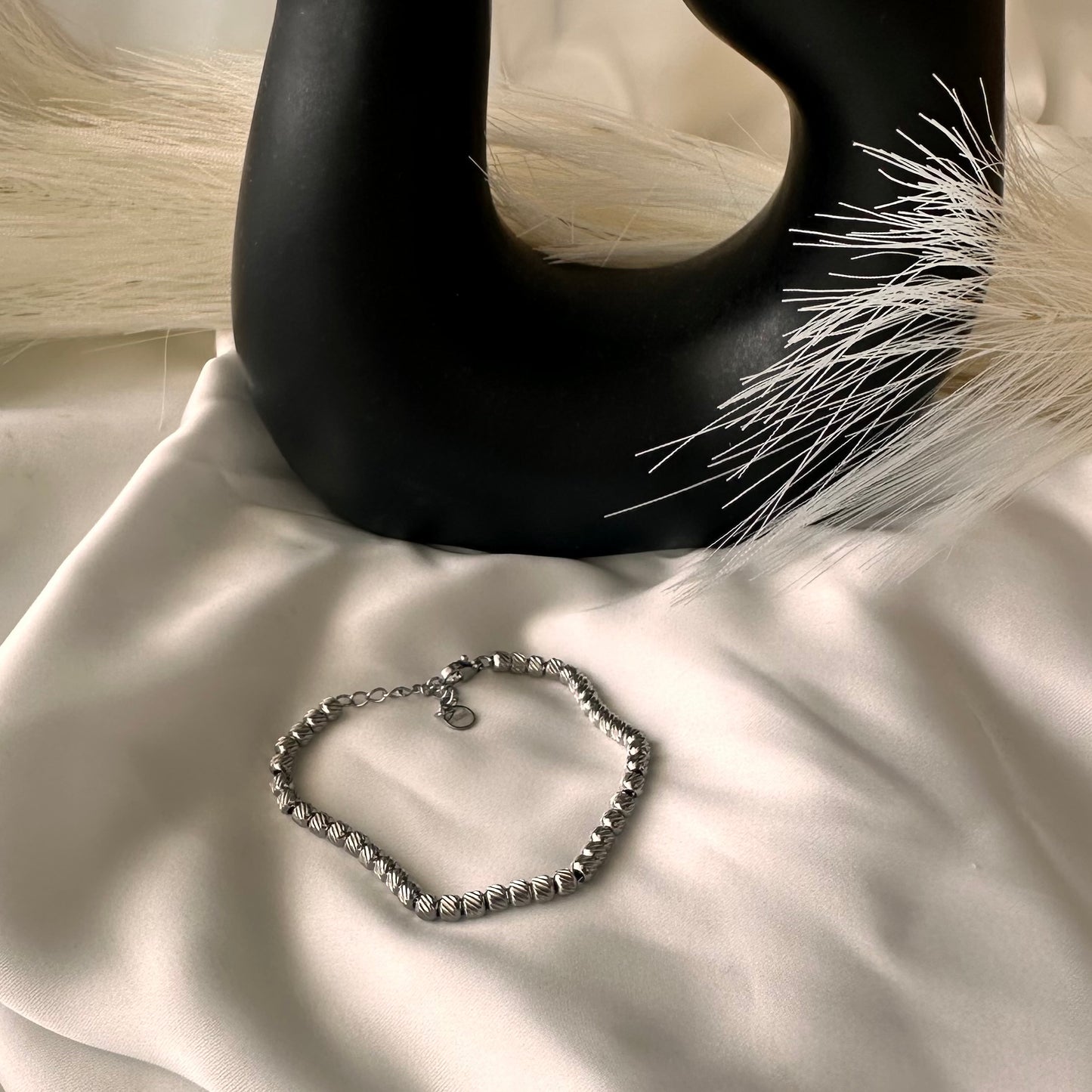 Bracciale dadi "Equilibro Armonioso"- Simbolo di Coraggio e Sfide