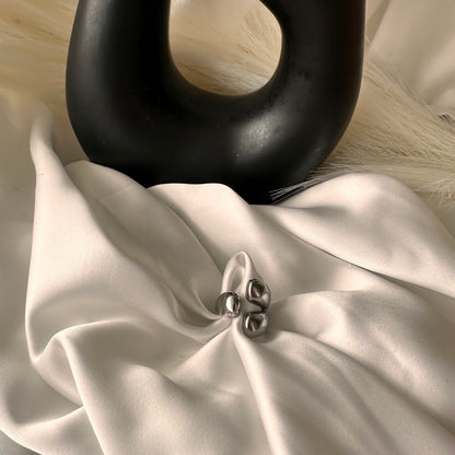 Anello "Tre Anime": Un Simbolo di connessione Eterna