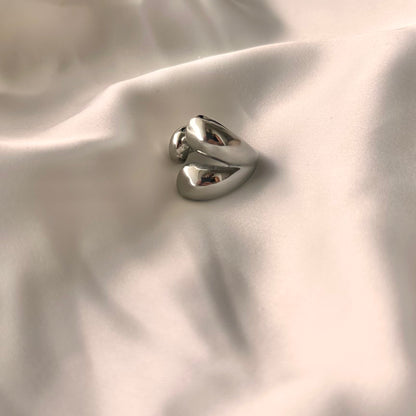 Anello "Tre Anime": Un Simbolo di connessione Eterna