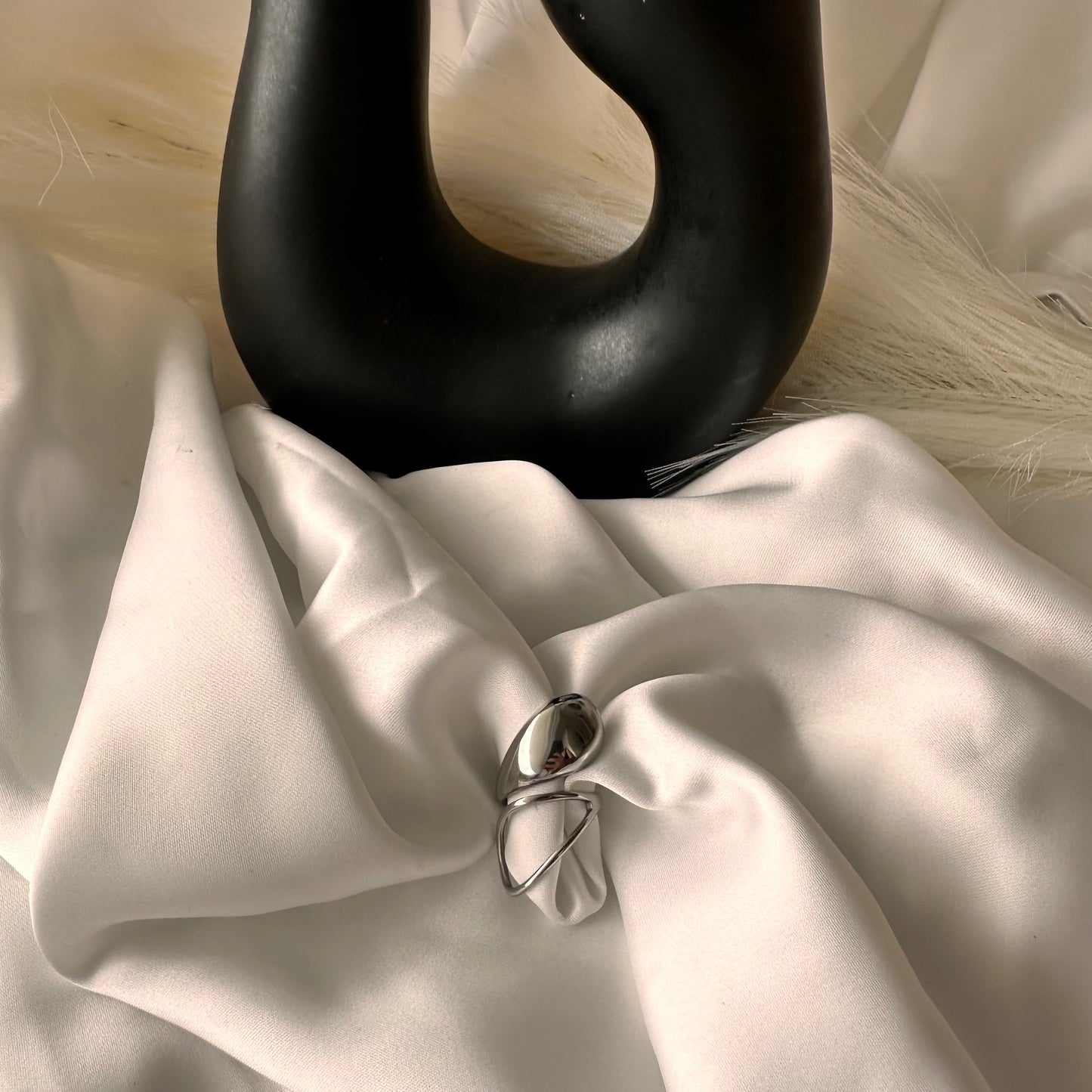 Anello "Equilibrio": L'arte di Bilanciare Mente & Cuore