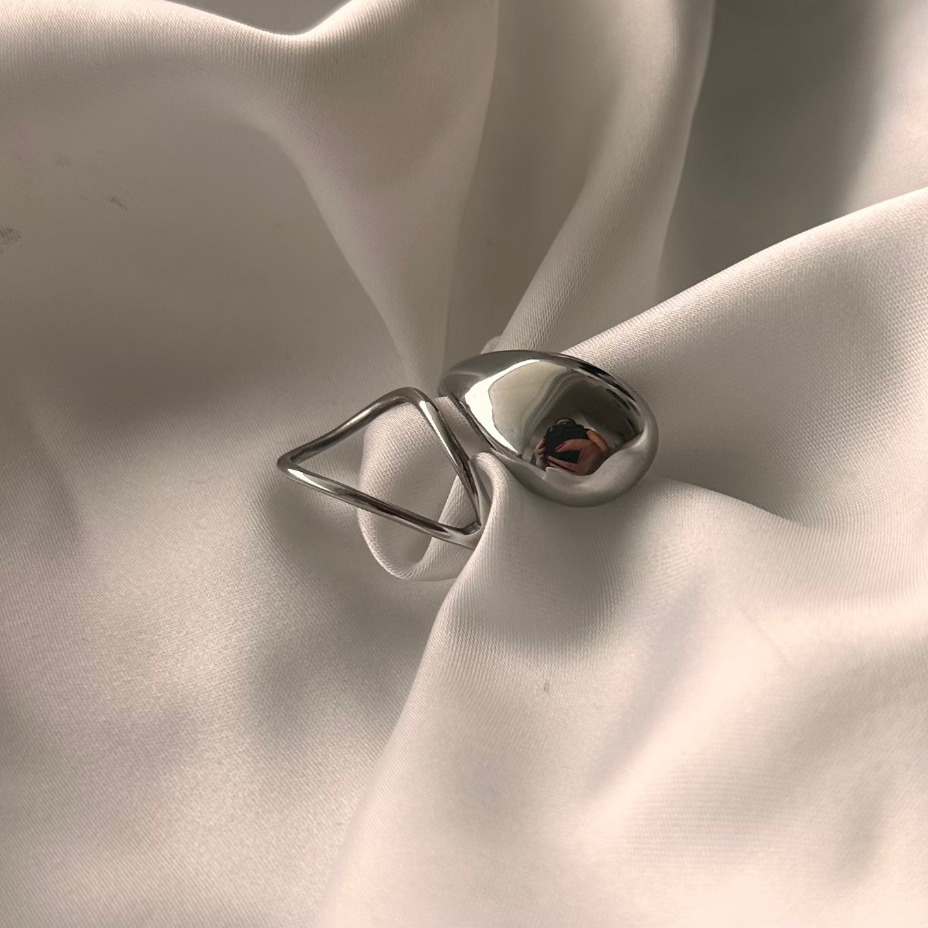 Anello "Equilibrio": L'arte di Bilanciare Mente & Cuore