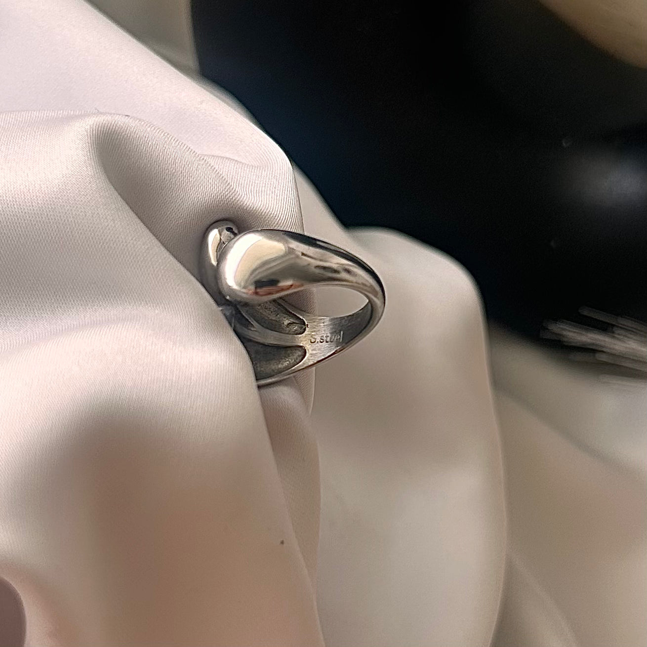 Anello "Tre Anime": Un Simbolo di connessione Eterna