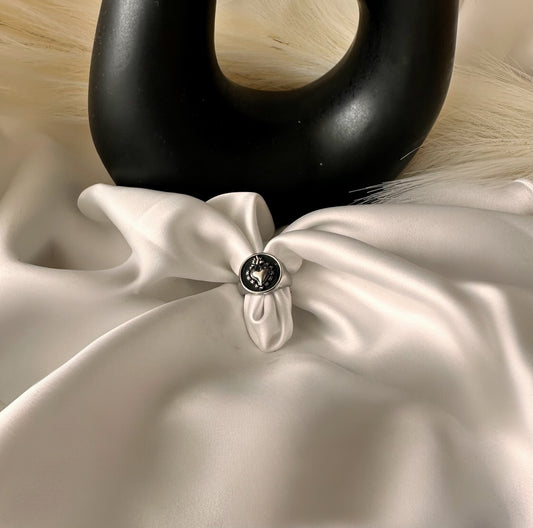 Anello Chevalier Cuore Sacro: Eleganza e Autenticità