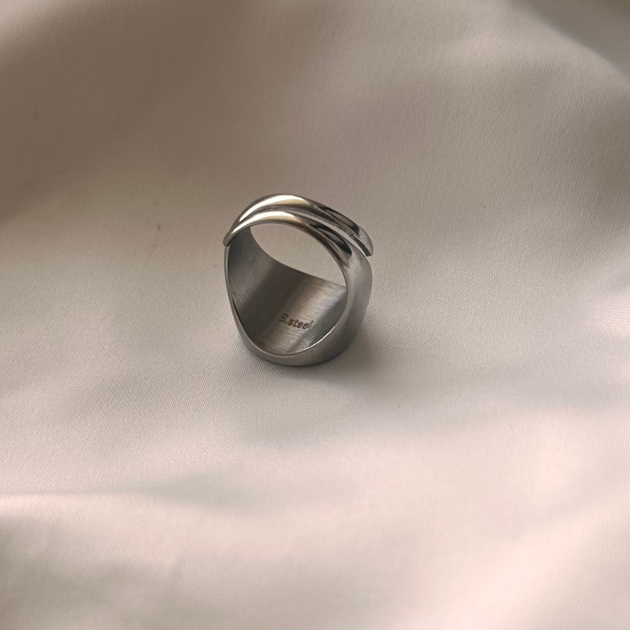 Anello Chevalier Cuore Sacro: Eleganza e Autenticità