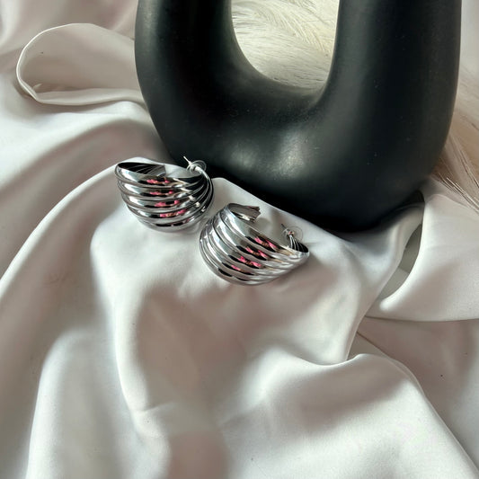 Orecchini Multifilo: Legami Indissolubili