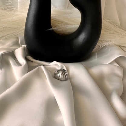 Anello Fascione Rigato: Le tue storie in un anello