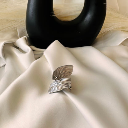 Orecchini rettangolari onde: Eleganza moderna e simbolica