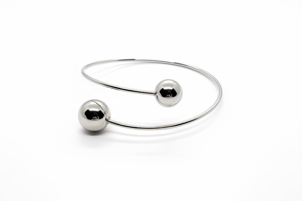 Bracciale Sfere: L’Equilibrio degli Opposti