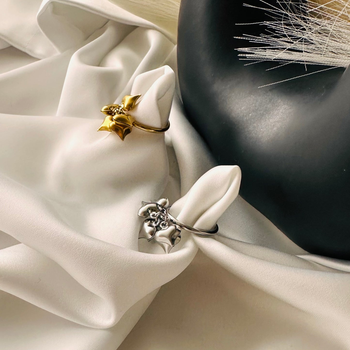 Anello dei Sei Cuori: Eleganza con un significato profondo