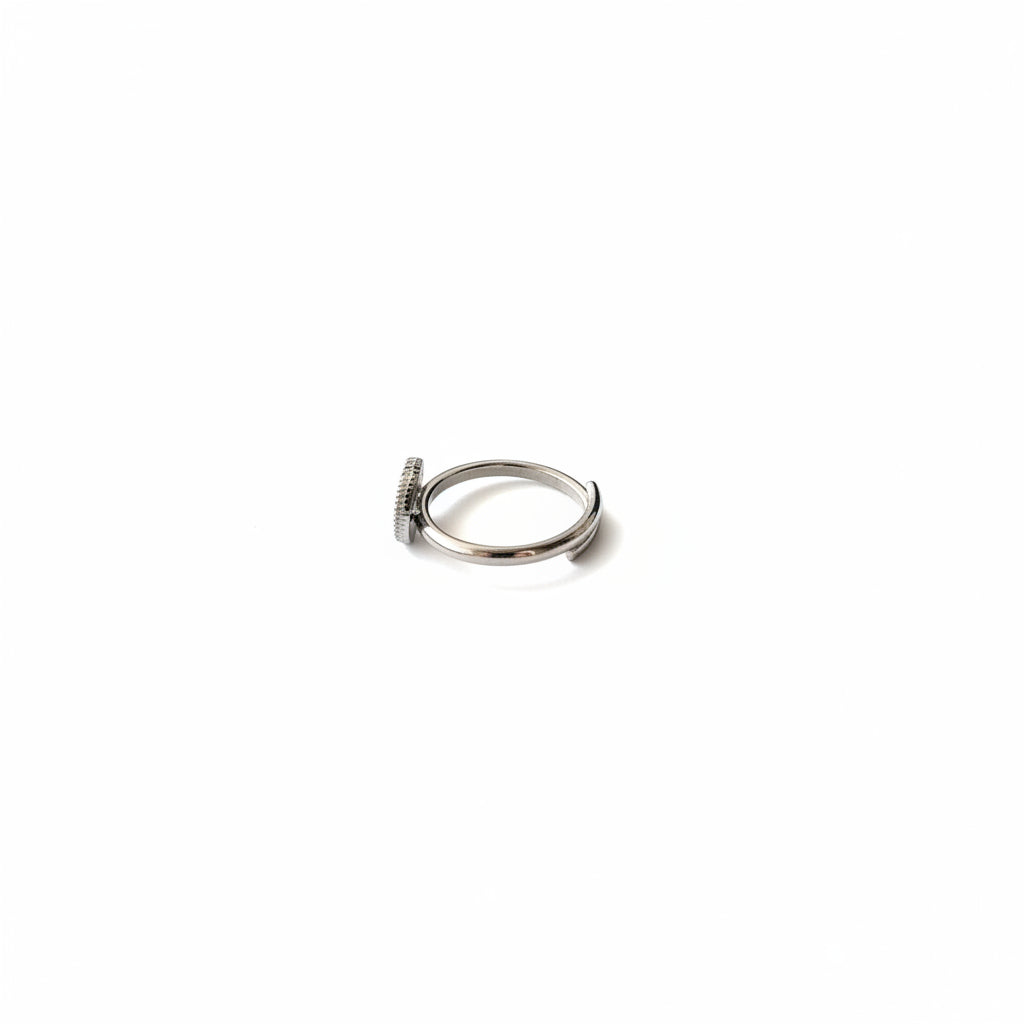 Anello Cuore di Luce: Il Gioiello che Celebra l'Amore