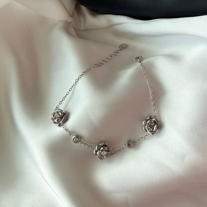 Bracciale "Rose Eterne": Il Riflesso del tuo successo