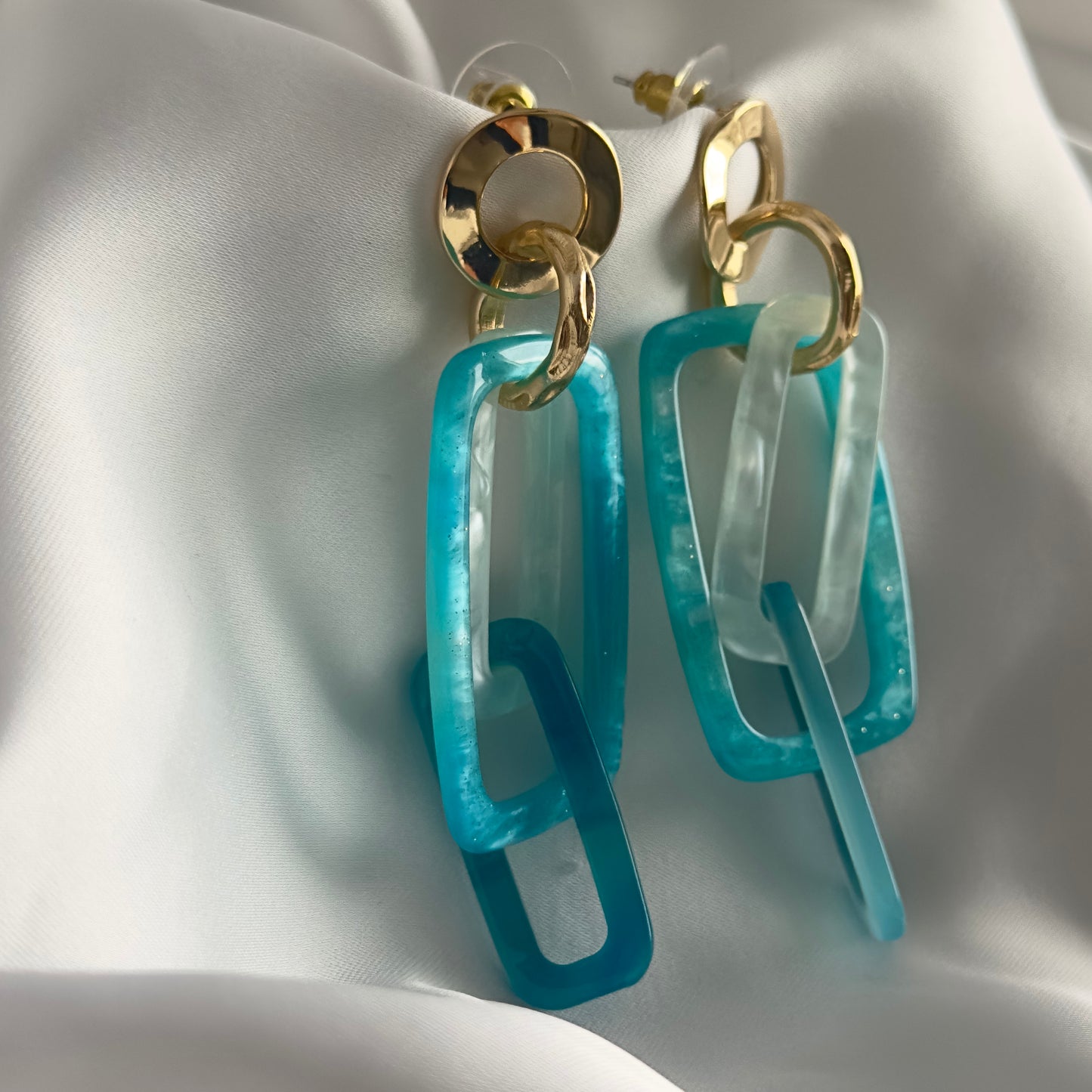 Orecchini geometrici  in Resina  Blu - Bianco e oro