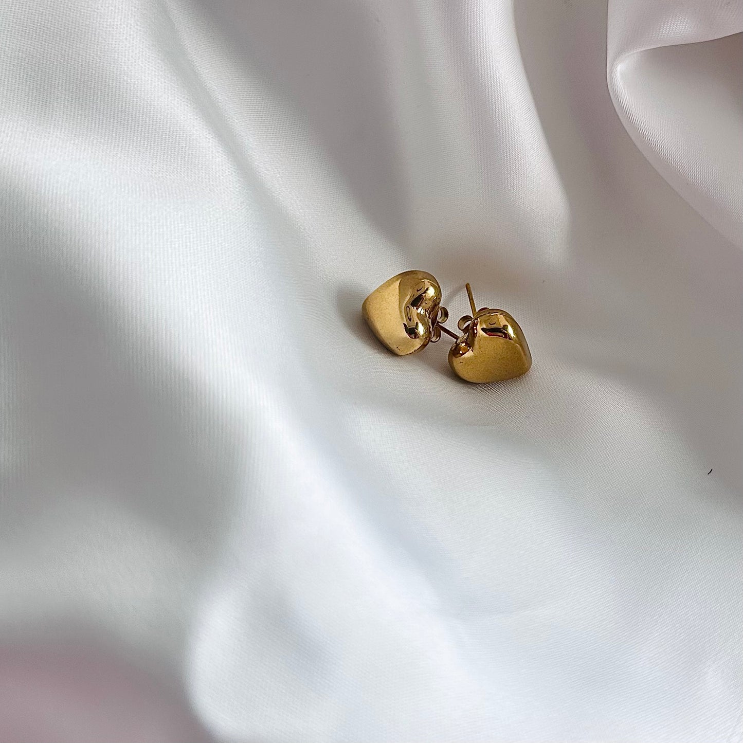 3D Heart Earrings in Gold Plated Steel – 15 mm