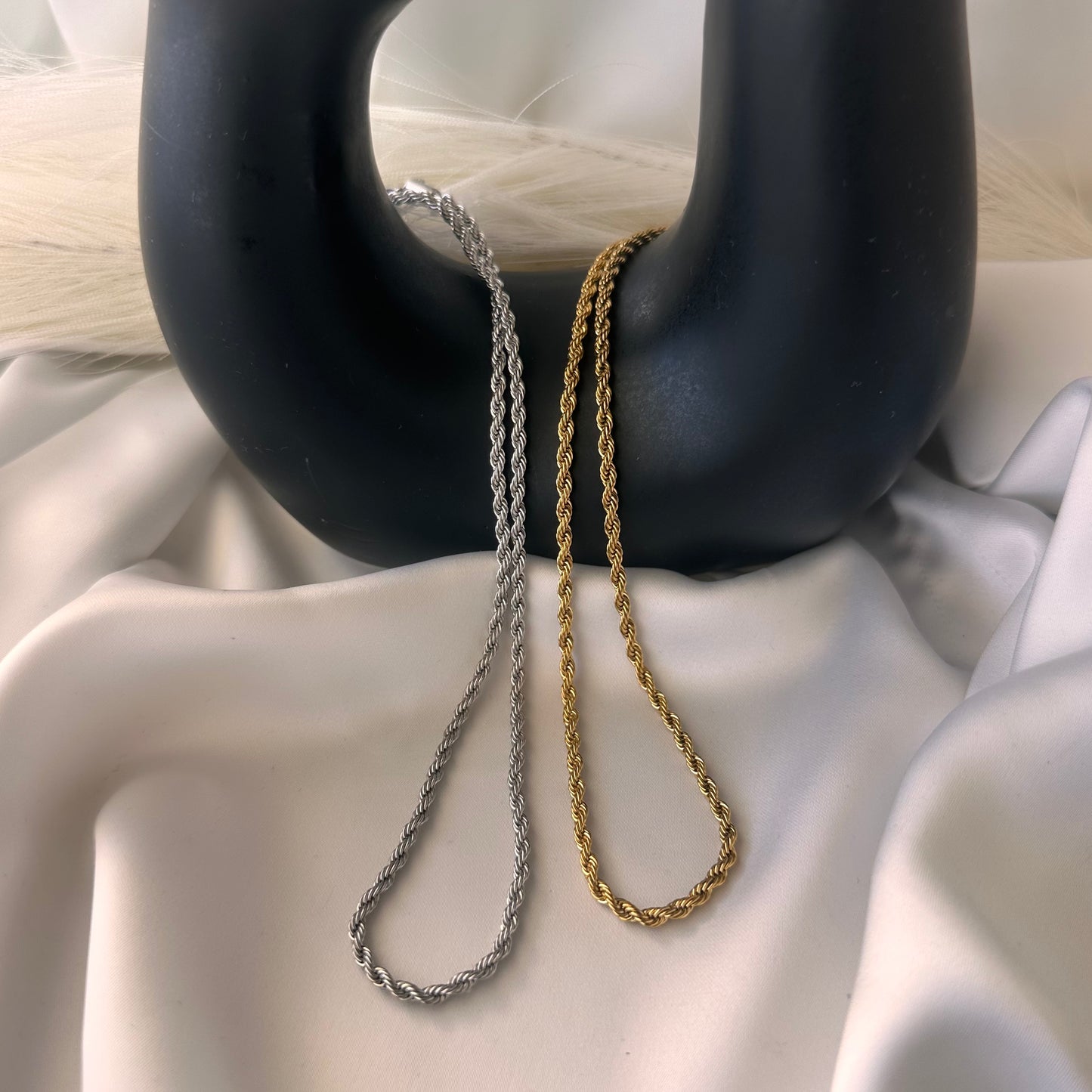 Collana Intreccio: Simbolo di Unione e  Legami