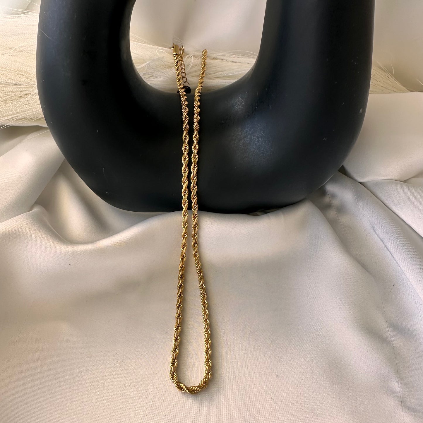 Collana Intreccio: Simbolo di Unione e  Legami