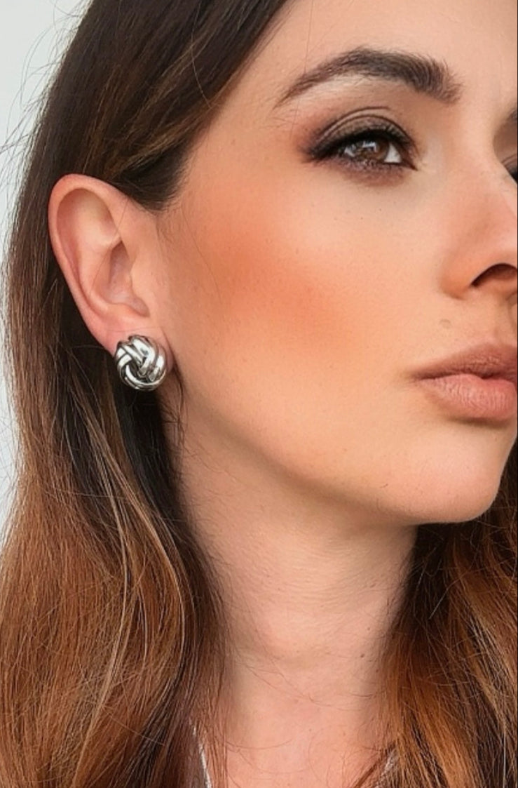 Orecchini sfera intrecciata: Passione che unisce