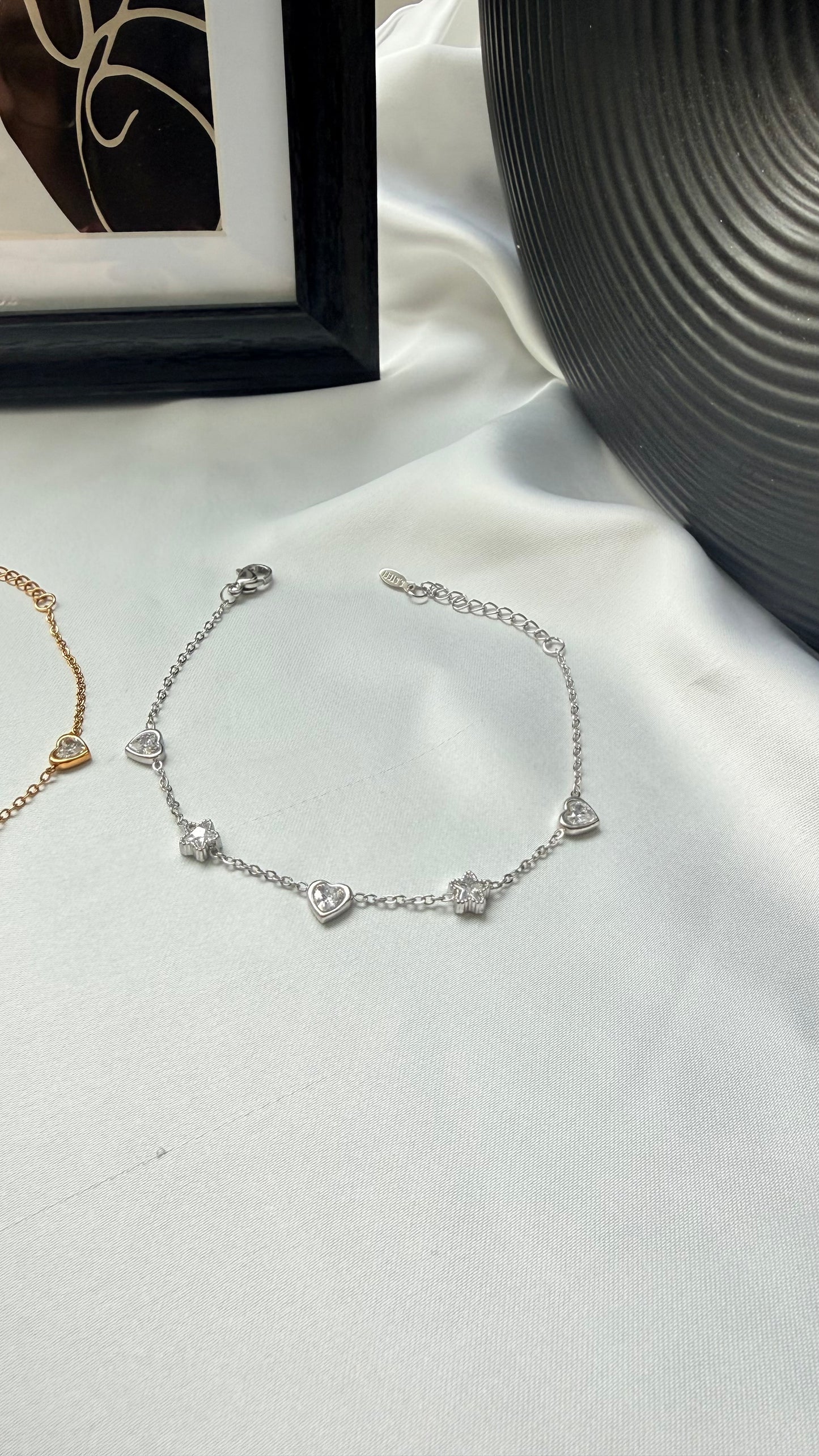 Bracciale "Sentiero di Luce": Un legame d’amore che illumina ogni sogno