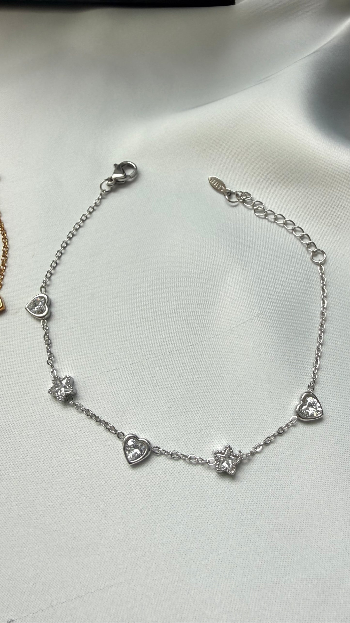 Bracciale "Sentiero di Luce": Un legame d’amore che illumina ogni sogno